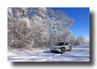 bZ4X_Snow-NearbyPark_09