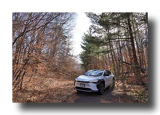 bZ4X_UpNorth-DirtRoad_08