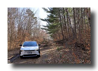 bZ4X_UpNorth-DirtRoad_10