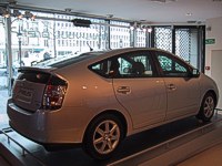 Prius-In-France_09
