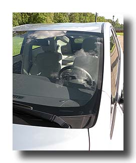 Prius-PHV_Charge-Light_02