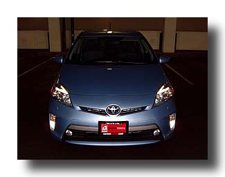 Prius-PHV_Garage_DRL-lights