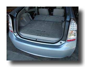 Prius-PHV_Prototype-CargoArea_04