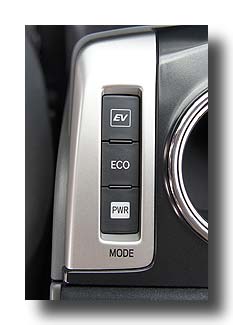 Prius-V_buttons_10