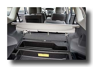 Prius-V_cargo_04