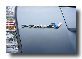 Prius-V_name-emblem