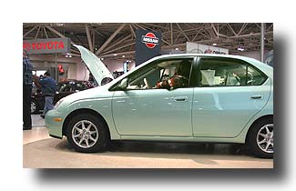Prius_AutoShow2001_02