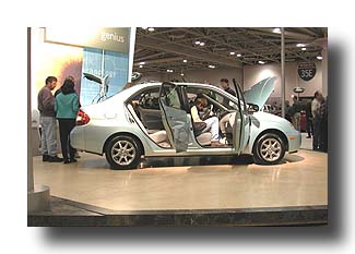 Prius_AutoShow2001_05