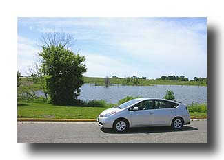 Prius_ByTheLake_02