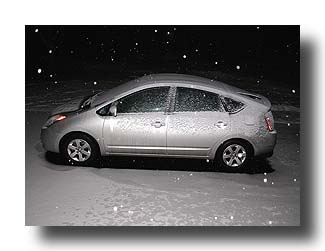 Prius_NightSnowFlash_13