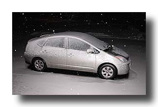 Prius_NightSnowFlash_15
