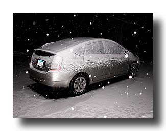 Prius_NightSnowFlash_16