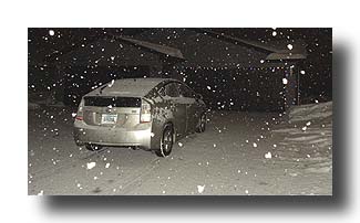 Prius_NightSnowFlash_25