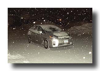 Prius_NightSnowFlash_29
