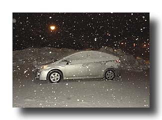 Prius_NightSnowFlash_37