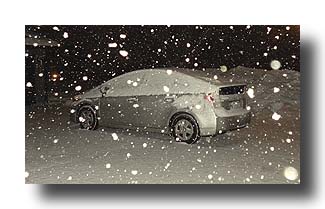 Prius_NightSnowFlash_38