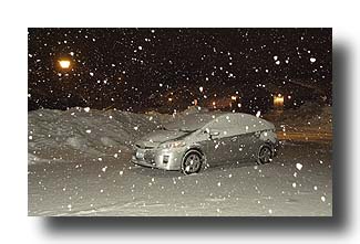 Prius_NightSnowFlash_40