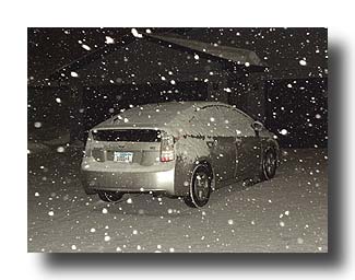 Prius_NightSnowFlash_41