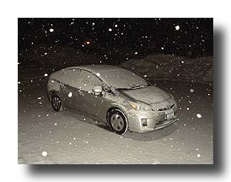 Prius_NightSnowFlash_42