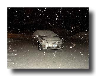 Prius_NightSnowFlash_43